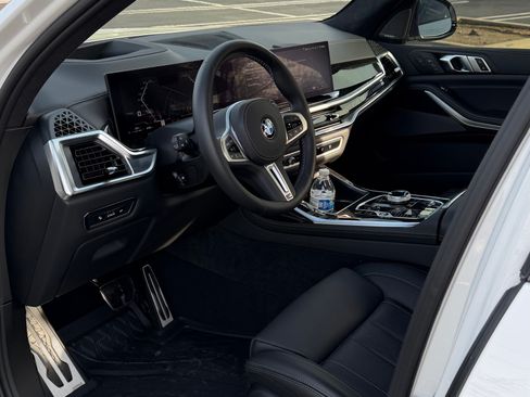 Used 2025 BMW X7 M60i AWD/4WD image 12