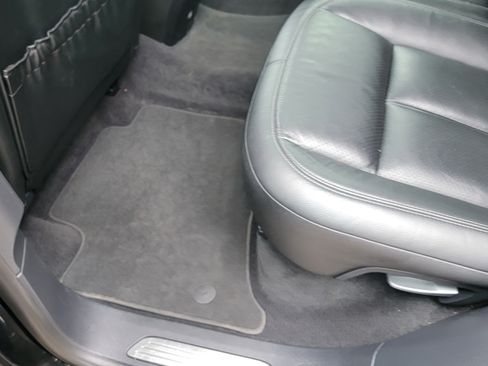 Used 2017 Porsche Cayenne Sport Utility 4D image 6