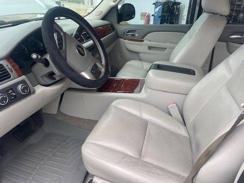 Used 2013 Chevrolet Tahoe LTZ image 11