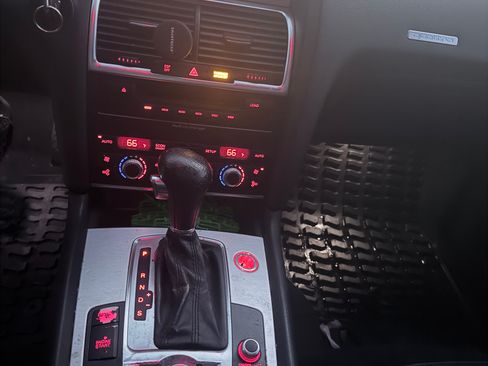 Used 2009 Audi Q7 4.2 Prestige image 13