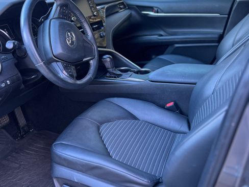 Used 2021 Toyota Camry SE image 9