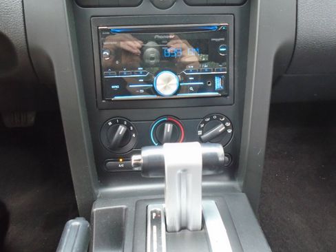 Used 2006 Ford Mustang GT RWD image 15