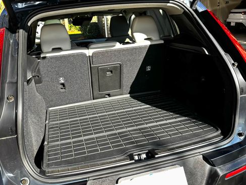 Used 2019 Volvo XC40 T5 Inscription image 6