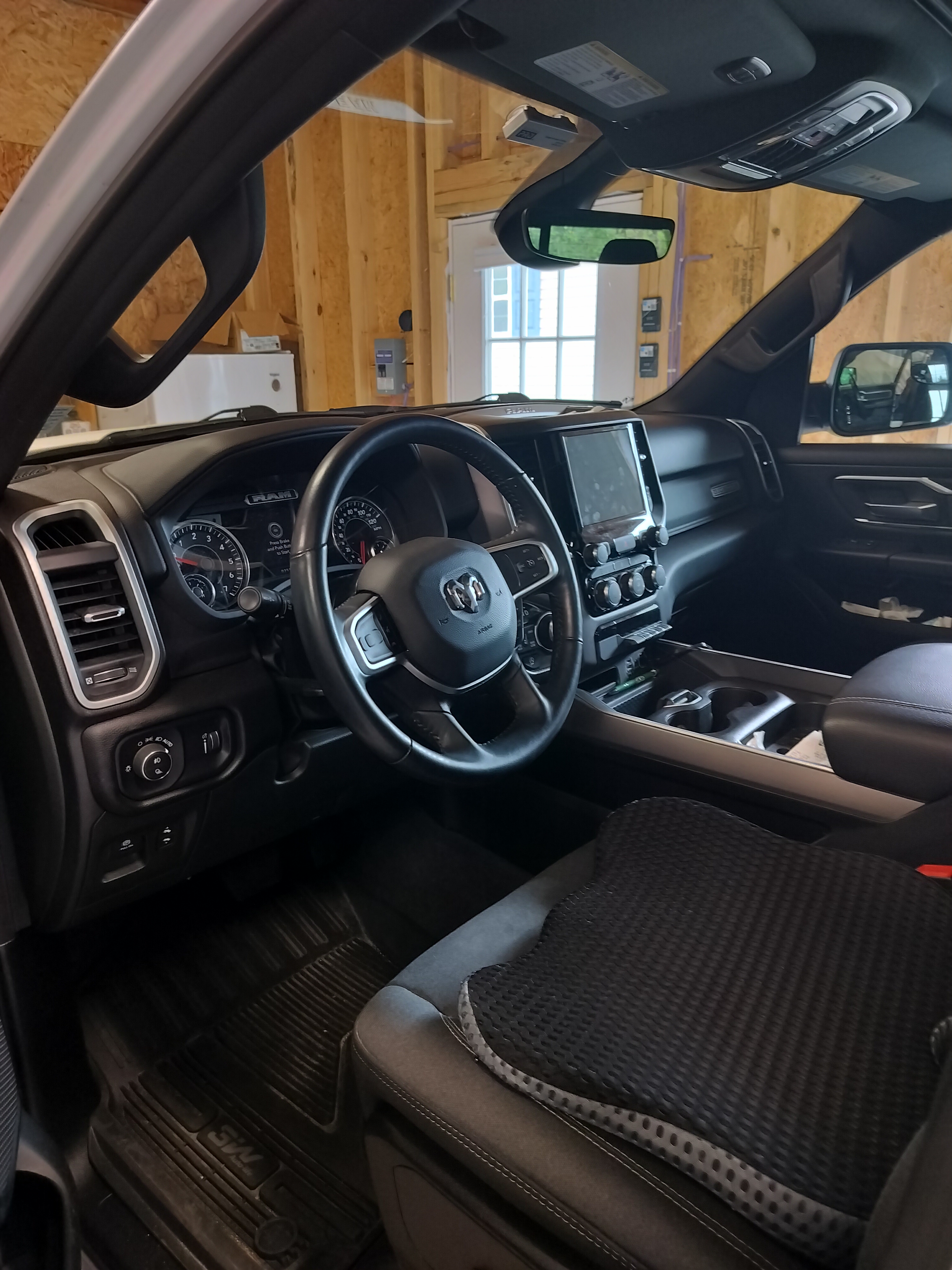 Used 2022 RAM 1500 Big Horn AWD/4WD image 6