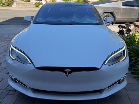 Used 2017 Tesla Model S 75D AWD/4WD image 1