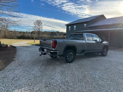 Used 2024 GMC Sierra 3500 SLT w/ SLT Convenience Package image 12