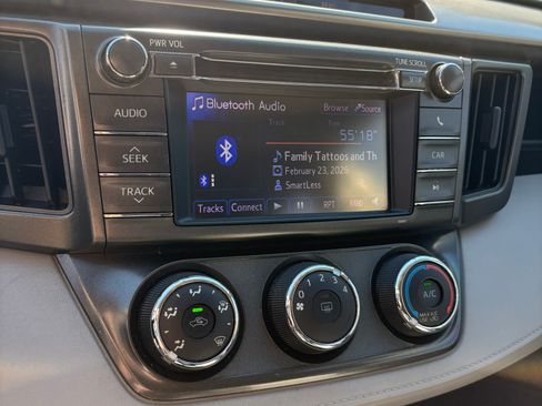 Used 2013 Toyota RAV4 LE image 11