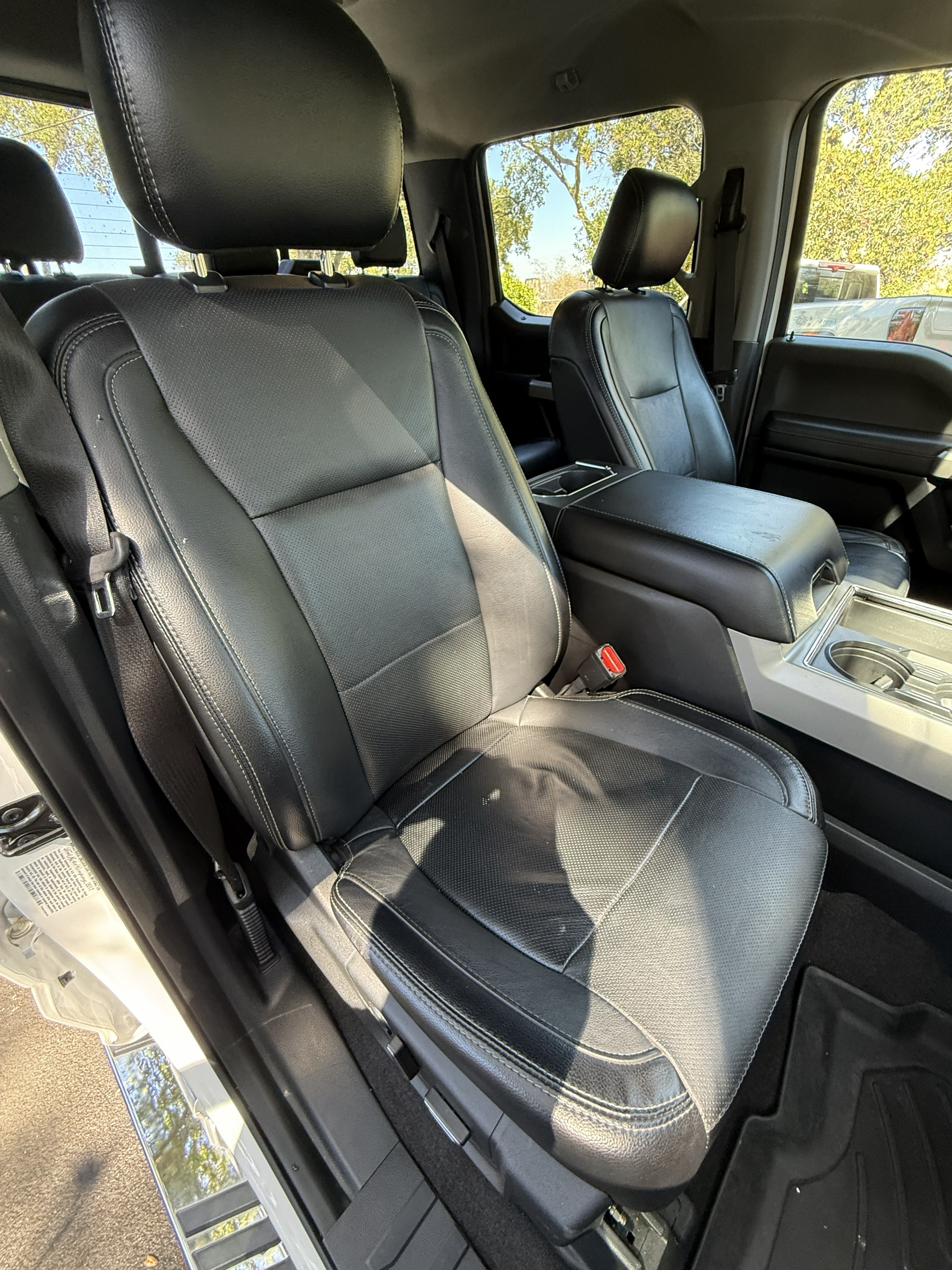 Used 2017 Ford F350 Lariat w/ Tow Technology Bundle AWD/4WD image 16