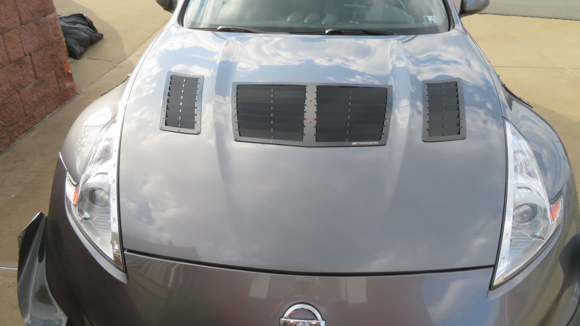Used 2011 Nissan 370Z NISMO RWD image 8