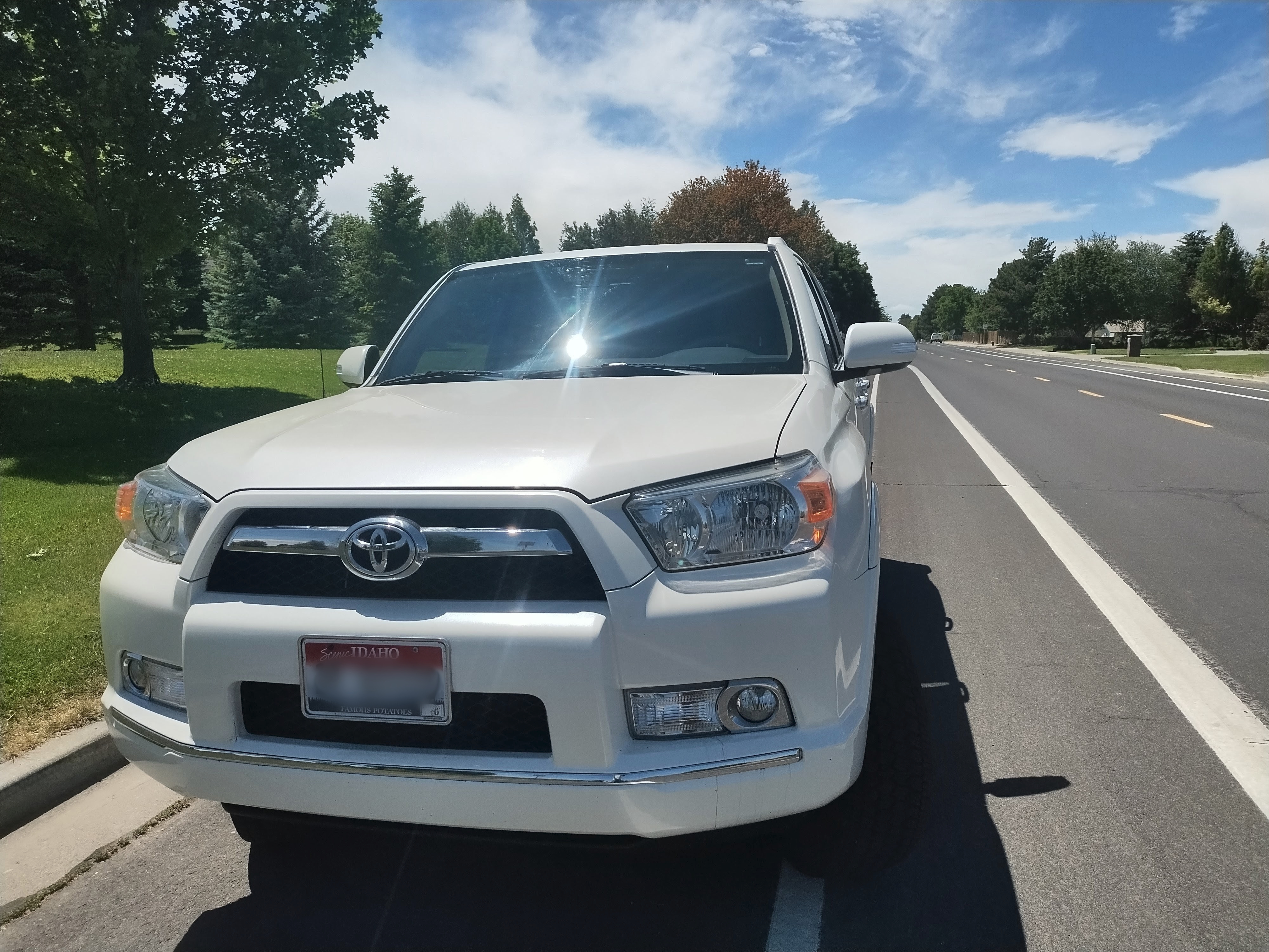 Used 2011 Toyota 4Runner SR5 w/ Convenience Pkg AWD/4WD image 2