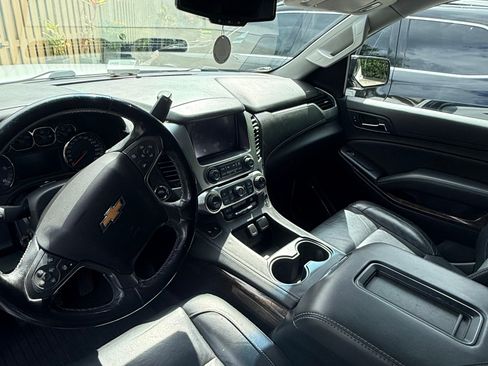 Used 2020 Chevrolet Suburban LT w/ RST Edition RWD image 11