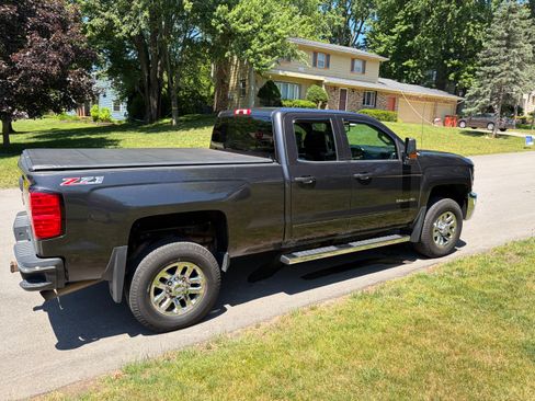 Used 2016 Chevrolet Silverado 2500 LT w/ LT Convenience Package AWD/4WD image 9