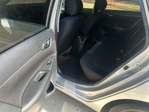 Used 2019 Nissan Sentra S image 8