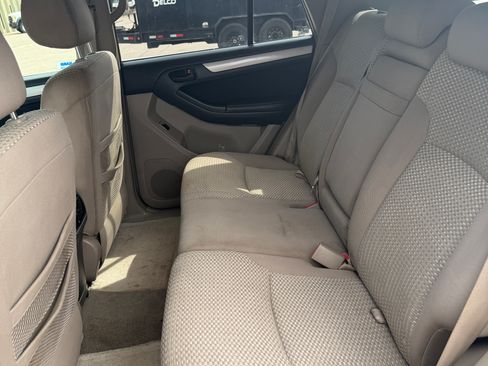 Used 2006 Toyota 4Runner SR5 AWD/4WD image 15