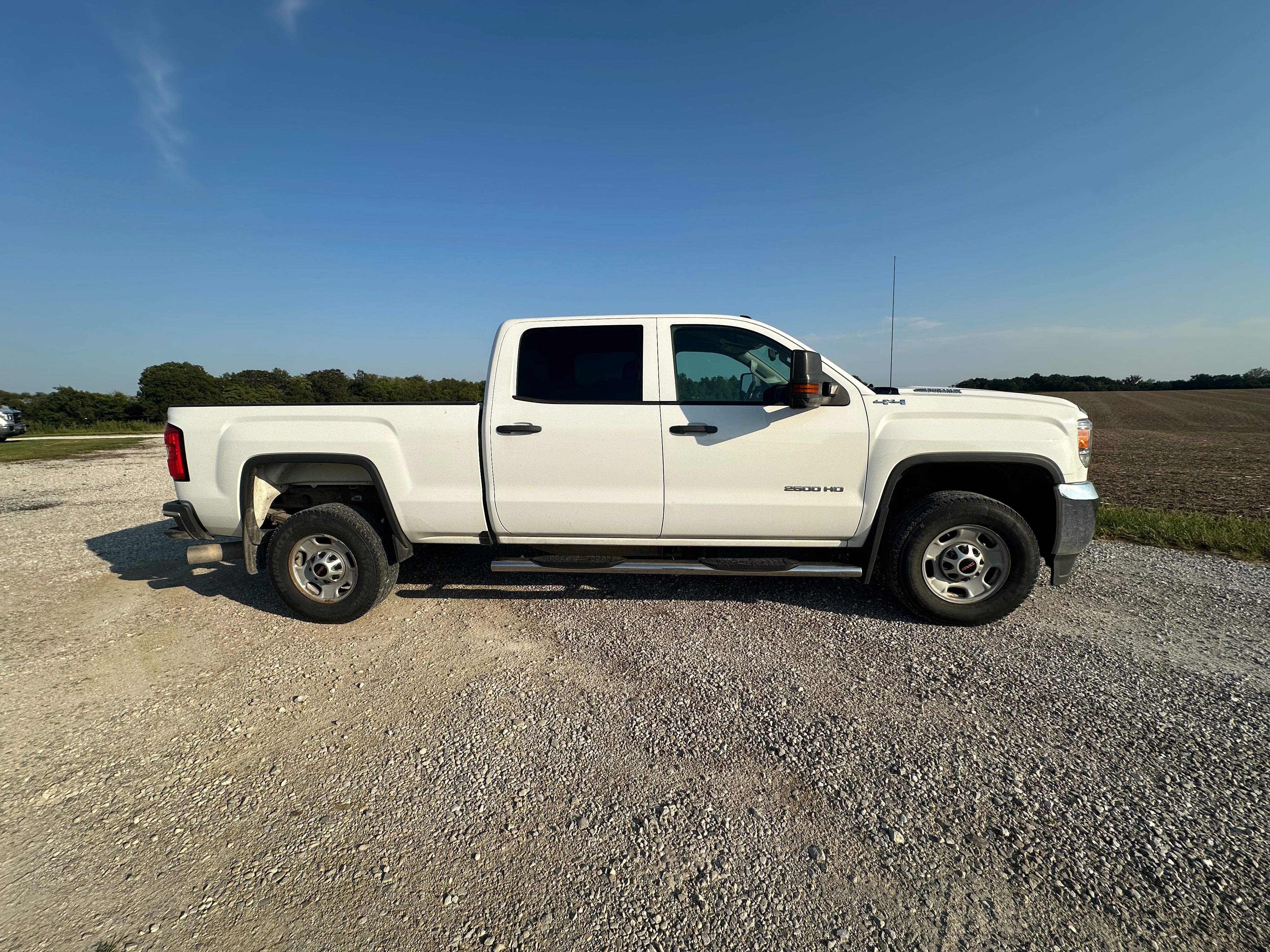 Used 2016 GMC Sierra 2500 4x4 Crew Cab w/ Sierra Convenience Package image 4