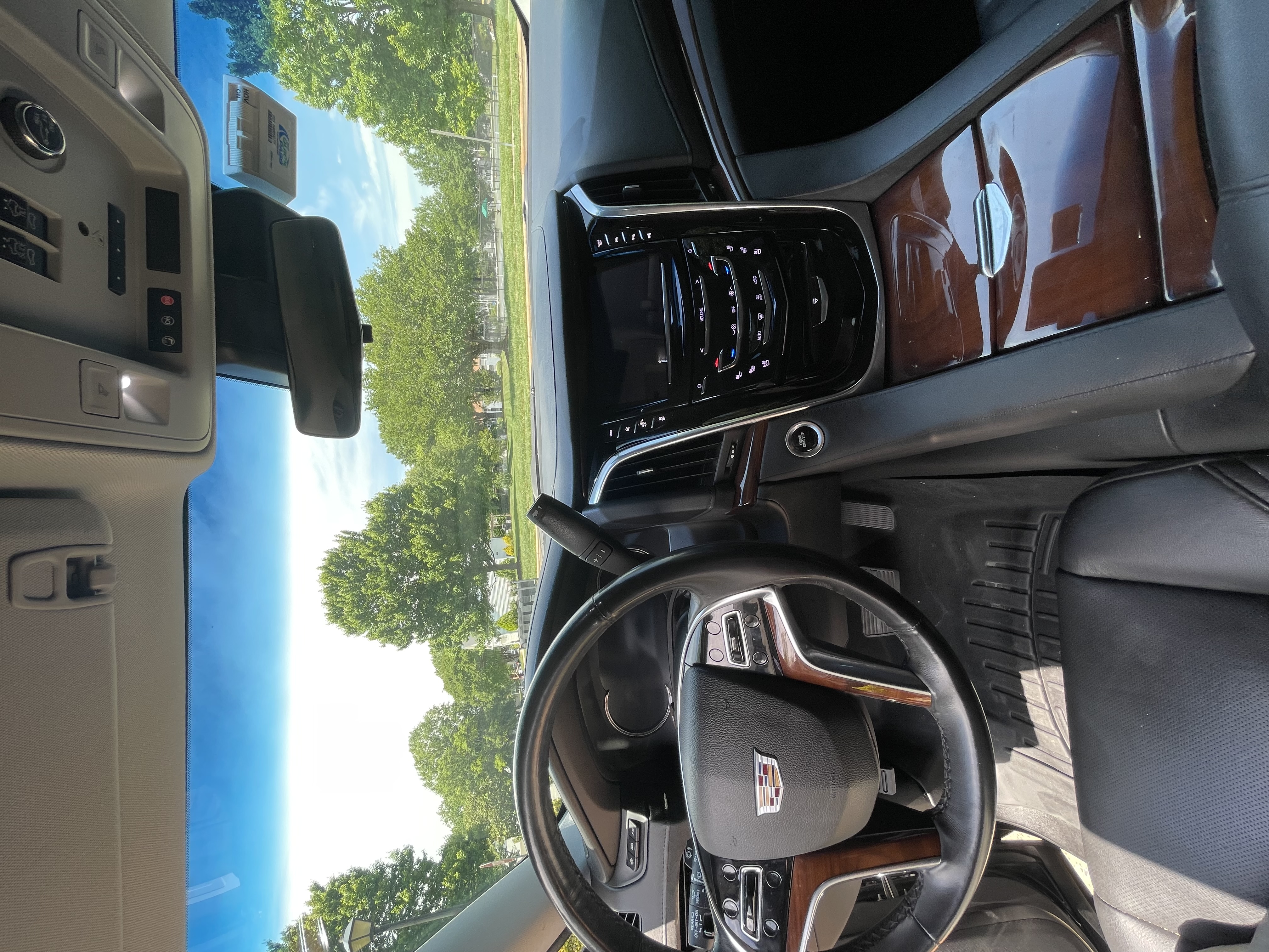 Used 2019 Cadillac Escalade Luxury AWD/4WD image 10