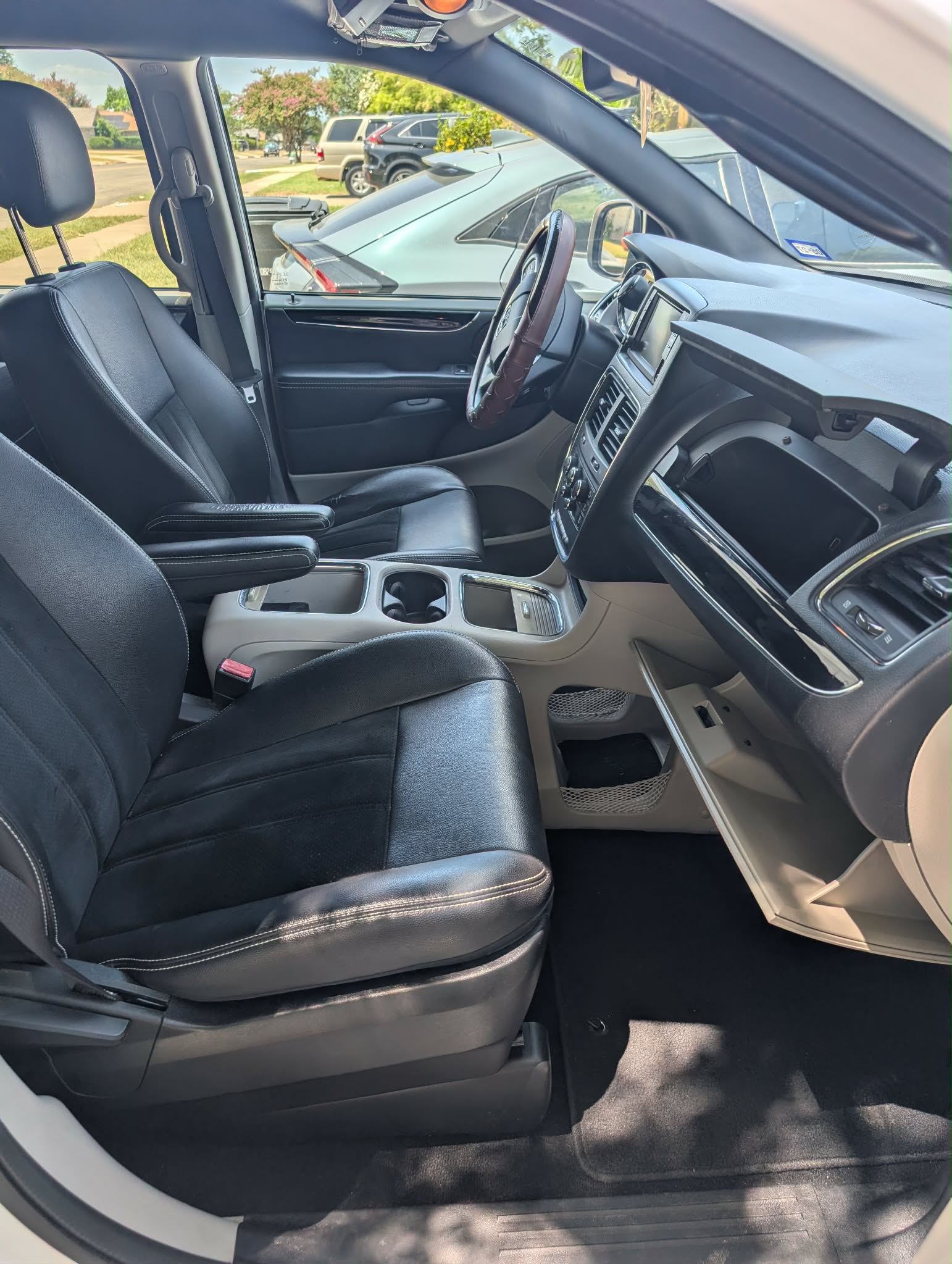 Used 2018 Dodge Grand Caravan SXT FWD image 15