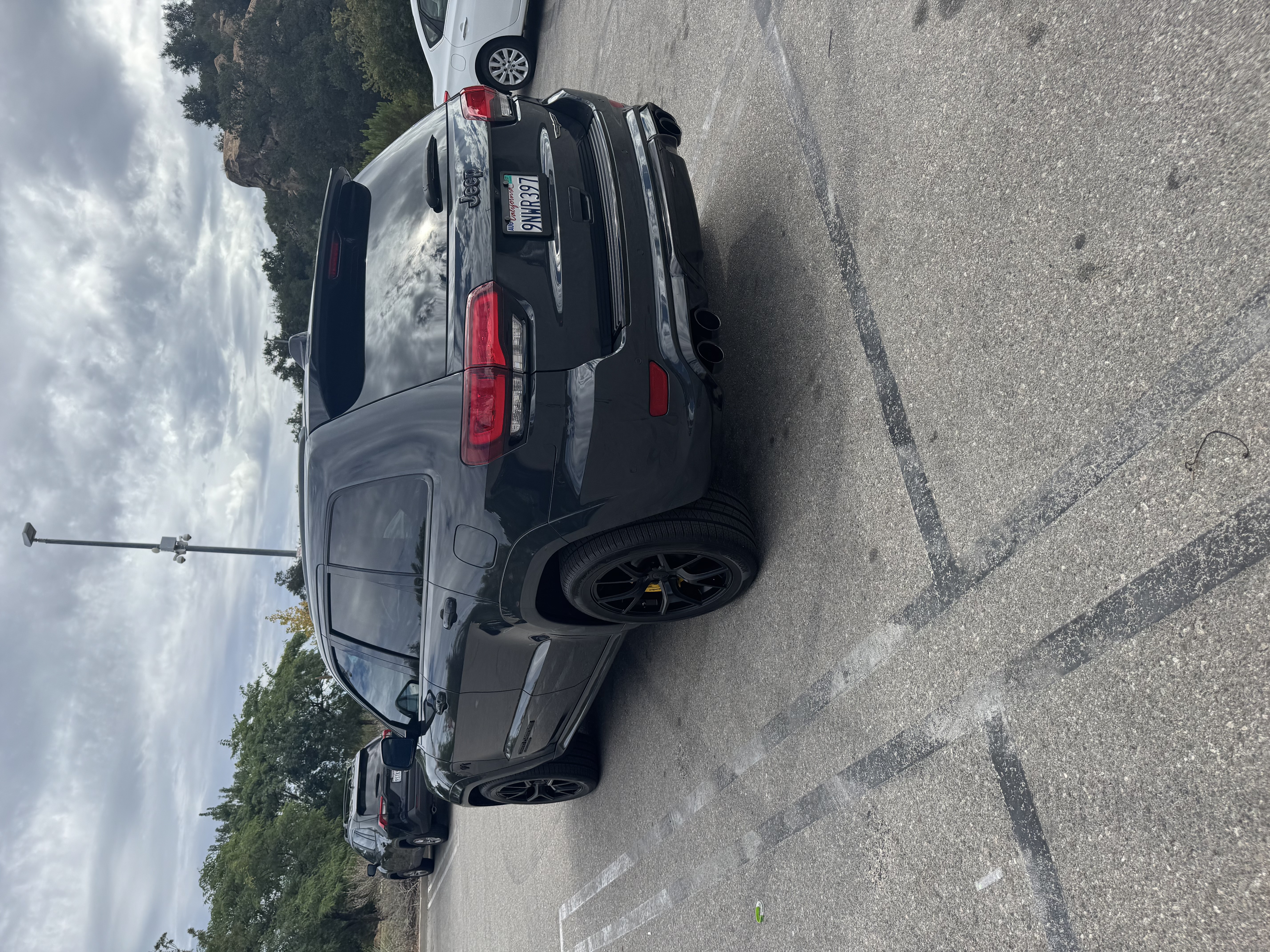 Used 2018 Jeep Grand Cherokee Trackhawk w/ Trailer Tow Group IV AWD/4WD image 2