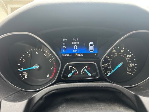 Used 2016 Ford Focus SE w/ SE Sport Package image 12