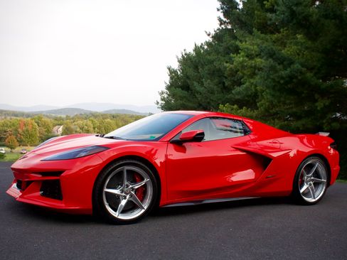 Used 2025 Chevrolet Corvette E-Ray w/ Battery Protection Package AWD/4WD image 5