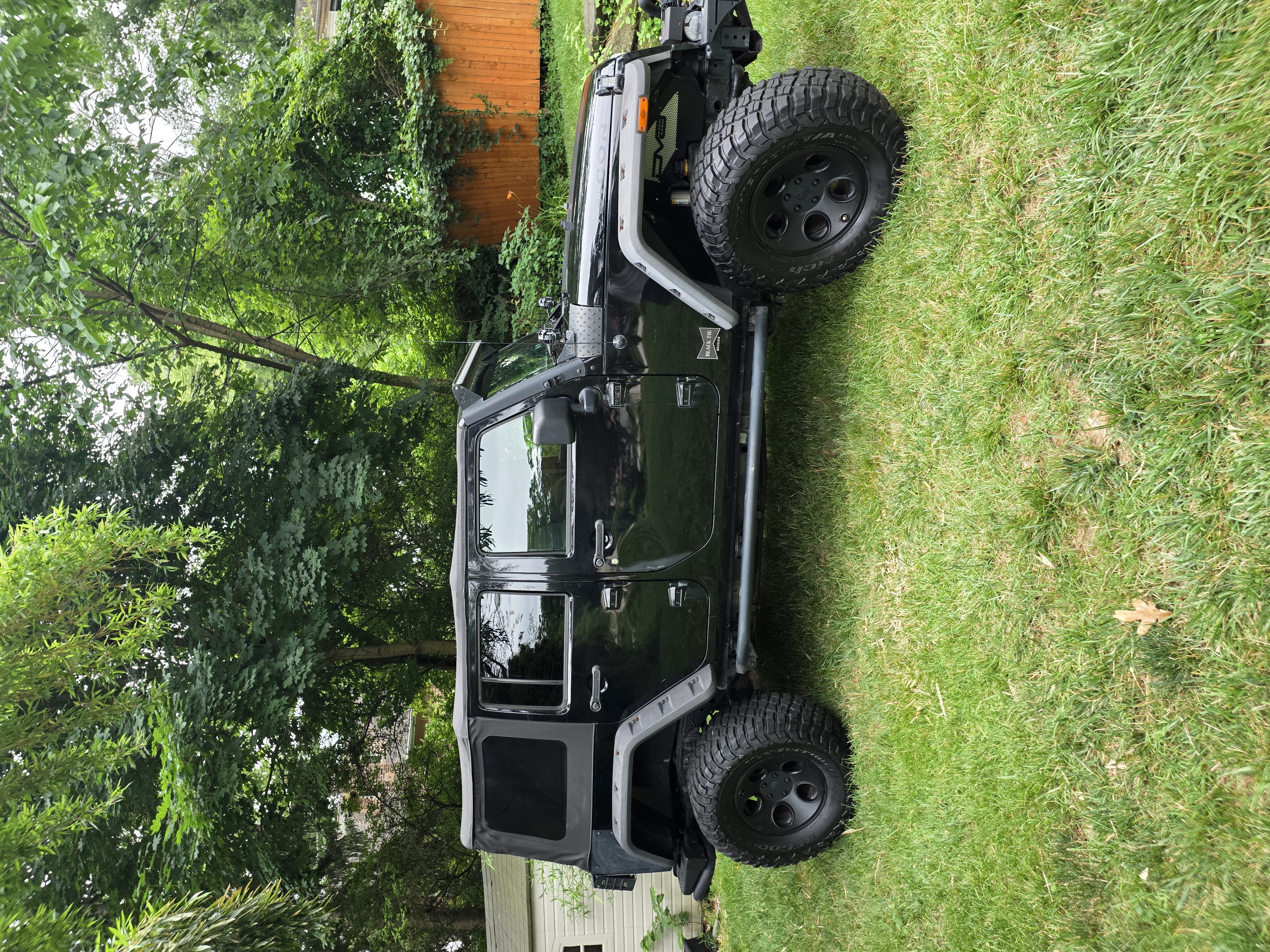 Used 2009 Jeep Wrangler Unlimited Rubicon w/ Dual Top Group AWD/4WD image 2