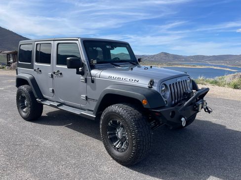 Used 2016 Jeep Wrangler Unlimited Rubicon w/ Connectivity Group AWD/4WD image 4