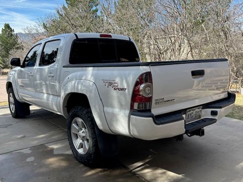 Used 2013 Toyota Tacoma PreRunner w/ TRD Sport Pkg image 10