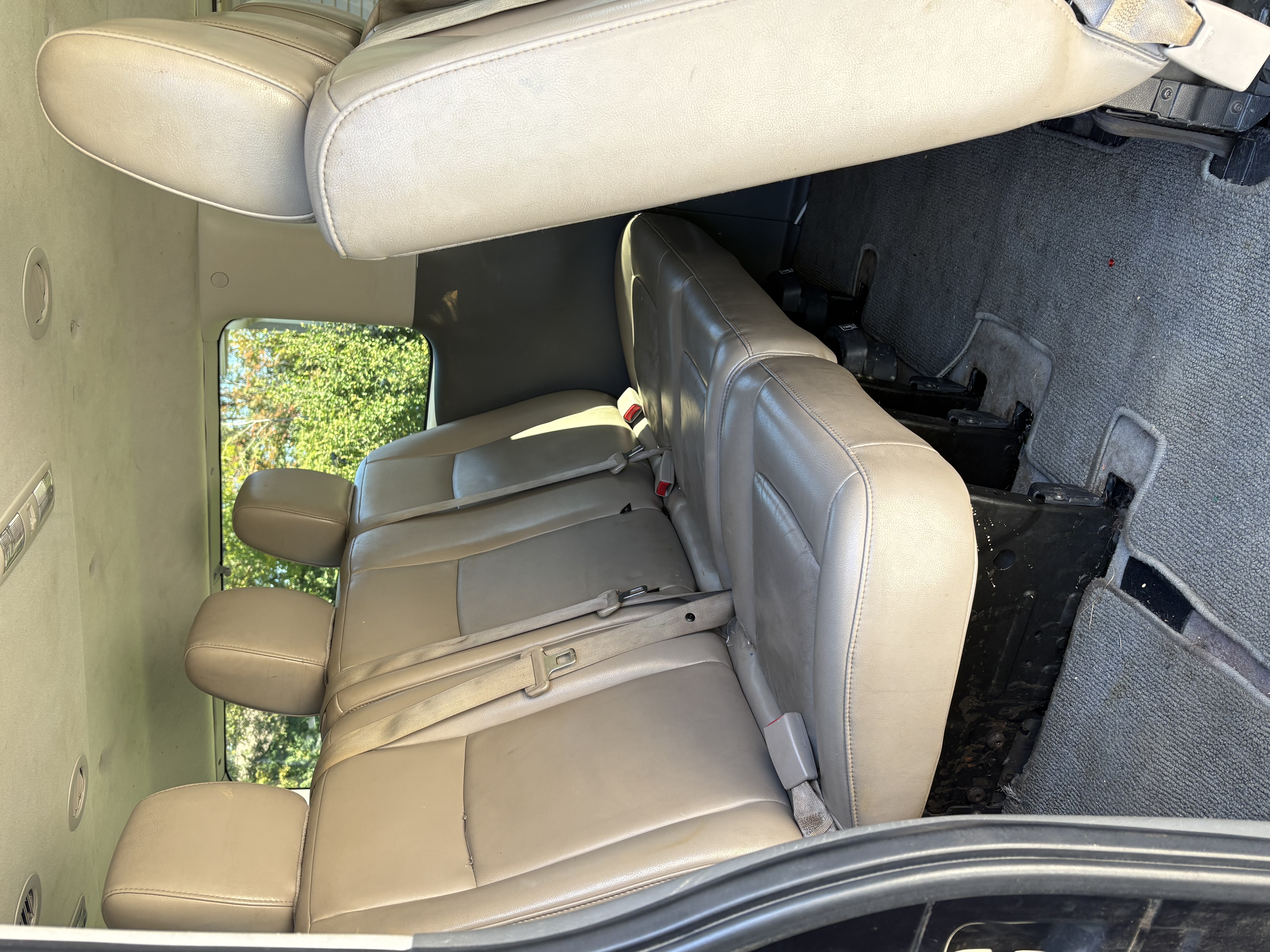 Used 2014 Nissan NV 3500 SL w/ Technology Package RWD image 8