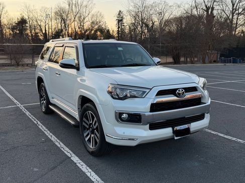 Used 2014 Toyota 4Runner Limited image 4