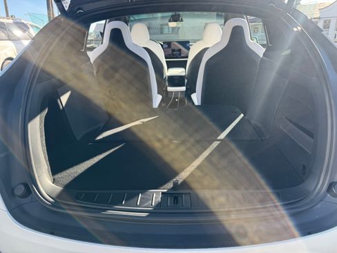 Used 2025 Tesla Model X Plaid image 18