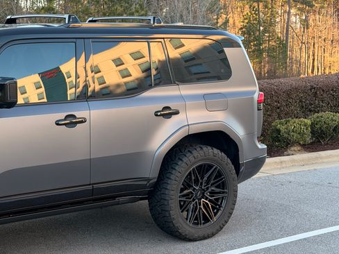 Used 2025 Lexus GX 550 w/ Cold Area Package image 4