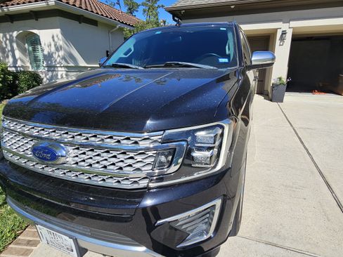 Used 2019 Ford Expedition Platinum image 16