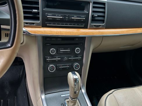 Used 2012 Lincoln MKZ FWD image 18