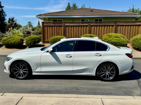 Used 2020 BMW 330i Sedan w/ Convenience Package image 2