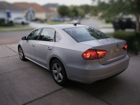 Used 2012 Volkswagen Passat 2.5 SE FWD image 17