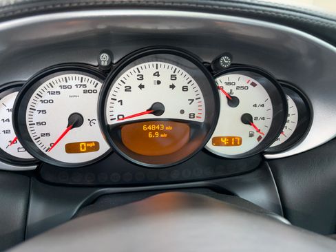Used 2004 Porsche 911 Carrera 4S image 9