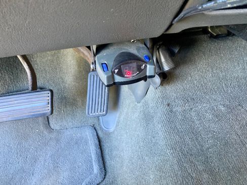 Used 2004 GMC Sierra 2500 SLE w/ Heavy-Duty Power Package AWD/4WD image 14