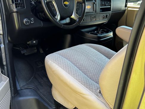 Used 2014 Chevrolet Express 1500 LT w/ LT Preferred Equipment Group image 18