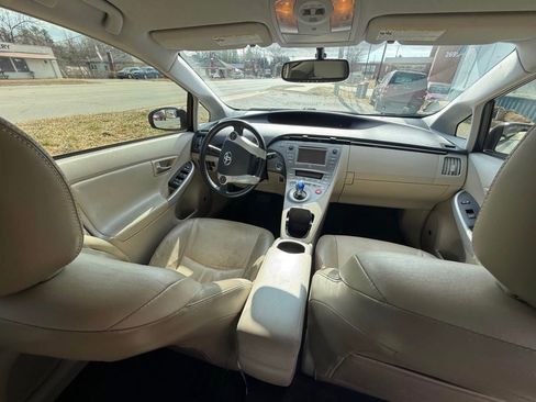 Used 2012 Toyota Prius Four image 16