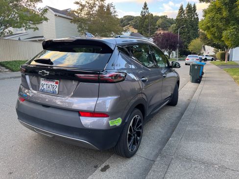 Used 2022 Chevrolet Bolt EUV Premier FWD image 5