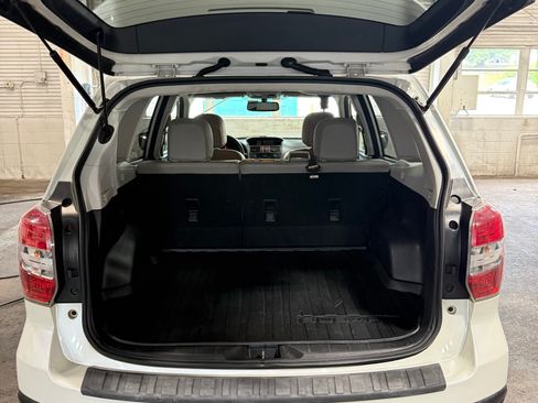 Used 2014 Subaru Forester 2.5i Limited AWD/4WD image 9