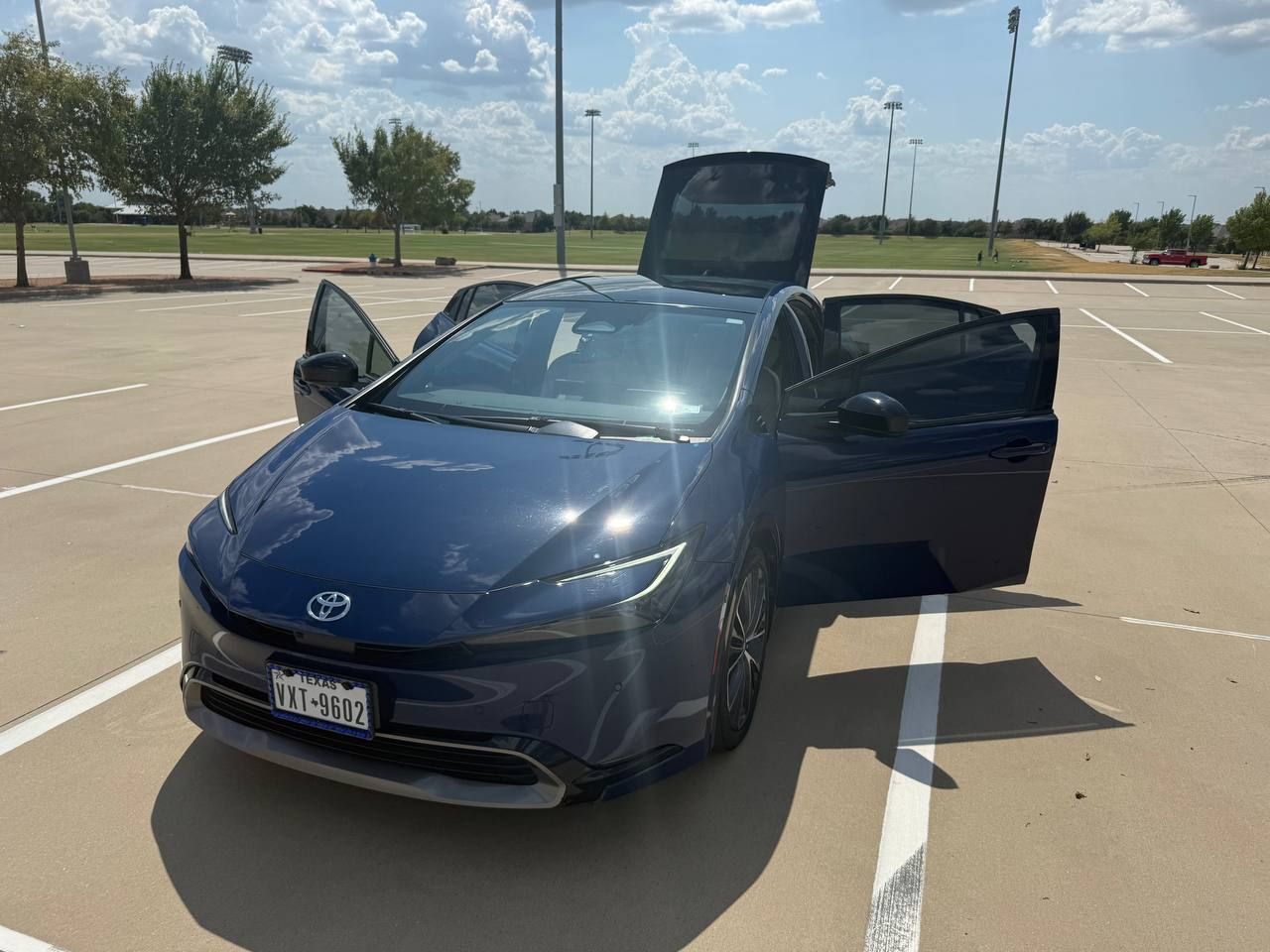 Used 2023 Toyota Prius Limited w/ Limited Premium Package FWD image 9