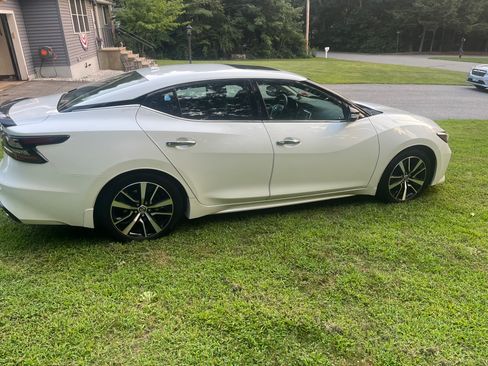 Used 2021 Nissan Maxima SV FWD image 12