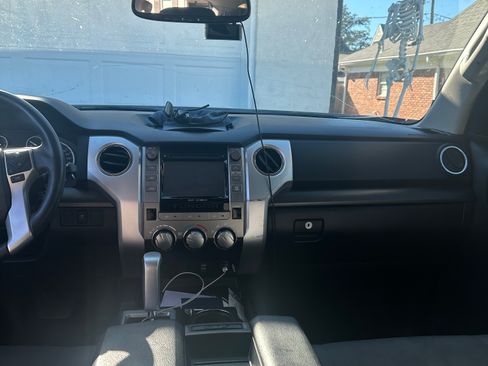 Used 2014 Toyota Tundra SR5 image 11