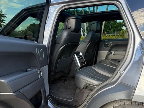 Used 2022 Land Rover Range Rover Sport SE image 15