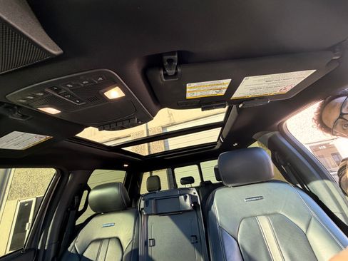 Used 2022 Ford F250 Platinum w/ FX4 Off-Road Package image 11