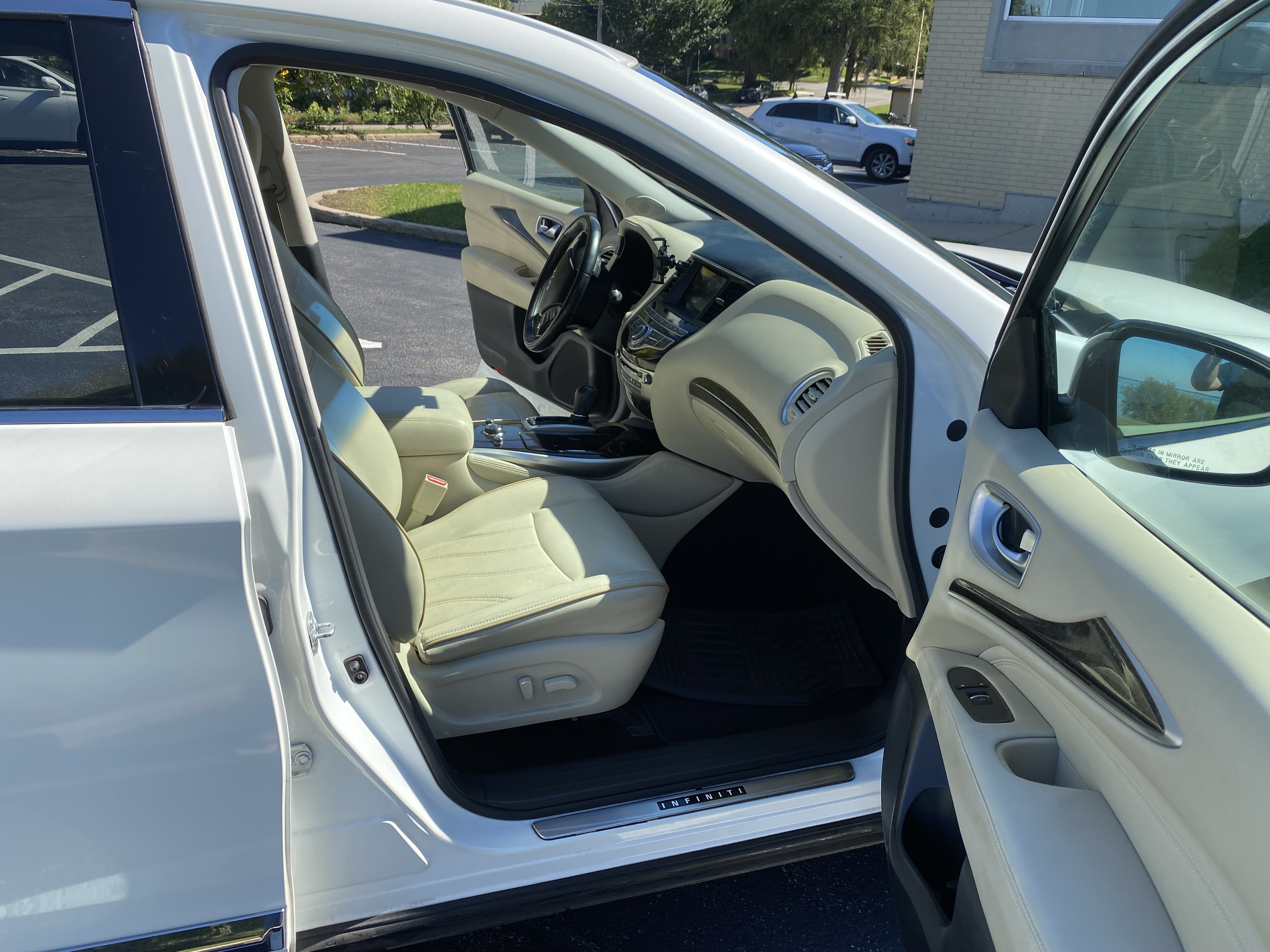 Used 2015 INFINITI QX60 FWD w/ Premium Package image 14