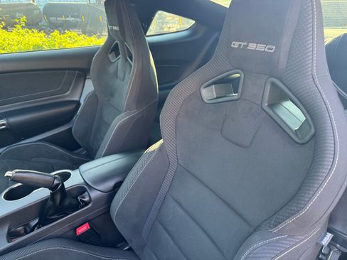 Used 2018 Ford Mustang Shelby GT350 w/ Electronics Package RWD image 17