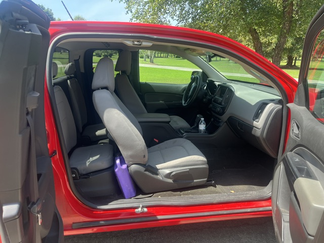 Used 2015 Chevrolet Colorado W/T AWD/4WD image 2