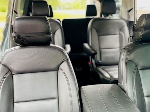 Used 2018 Chevrolet Traverse LT image 8